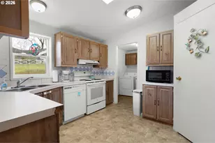 583 Suncrest St, Myrtle Creek, OR 97457 - Photo 9