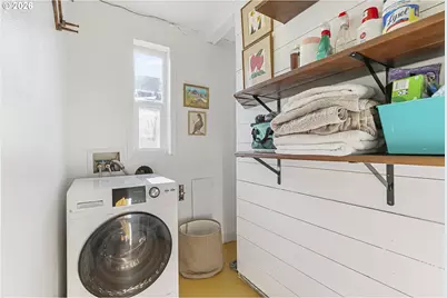 376 N Tomahawk Island Dr, Portland, OR 97217 - Photo 21