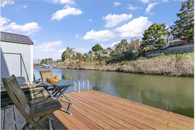 376 N Tomahawk Island Dr, Portland, OR 97217 - Photo 41