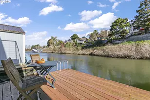 376 N Tomahawk Island Dr, Portland, OR 97217 - Photo 41