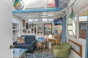 376 N Tomahawk Island Dr, Portland, OR 97217 - Photo 37