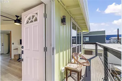 376 N Tomahawk Island Dr, Portland, OR 97217 - Photo 33