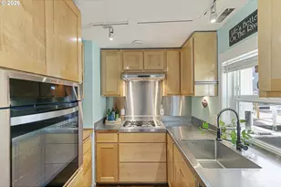 376 N Tomahawk Island Dr, Portland, OR 97217 - Photo 9