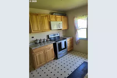 4359 Canyonville Riddle Rd, Riddle, OR 97469 - Photo 5