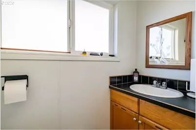 1255 Howard St, Salem, OR 97302 - Photo 27