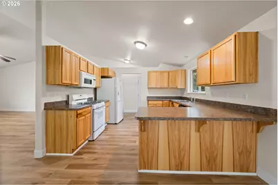 583 SE Ponderosa Dr, Madras, OR 97741 - Photo 5