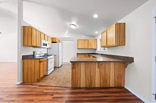 583 SE Ponderosa Dr, Madras, OR 97741 - Photo 5