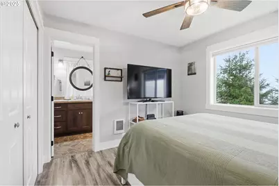 32400 NE Clearwater Dr, Yacolt, WA 98675 - Photo 11