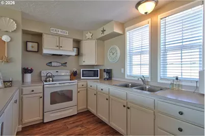 122 NW Oceania Dr, Waldport, OR 97394 - Photo 5