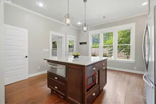 3425 S Corbett Ave, Portland, OR 97239 - Photo 15