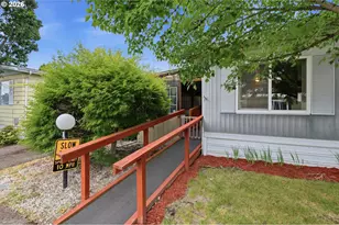 2902 E 2nd St, Newberg, OR 97132 - Photo 5