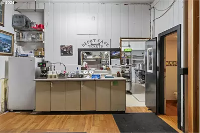 10786 Highway 126, Mapleton, OR 97453 - Photo 23