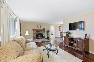 10276 SE Long St, Portland, OR 97266 - Photo 13