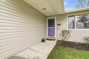 10276 SE Long St, Portland, OR 97266 - Photo 7