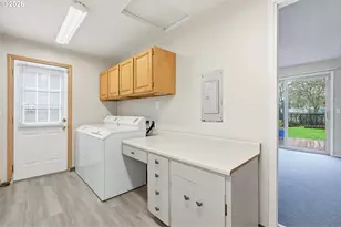 10276 SE Long St, Portland, OR 97266 - Photo 25