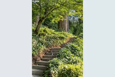 2934 SW Montgomery Dr, Portland, OR 97201 - Photo 39