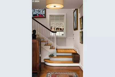 2934 SW Montgomery Dr, Portland, OR 97201 - Photo 9