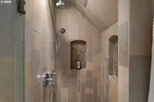 2934 SW Montgomery Dr, Portland, OR 97201 - Photo 33