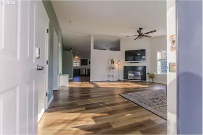 1600 NW 3rd St, Battle Ground, WA 98604 - Photo 3