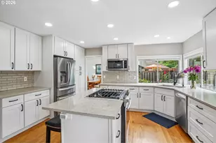 2133 NE 166th Dr, Portland, OR 97230 - Photo 13