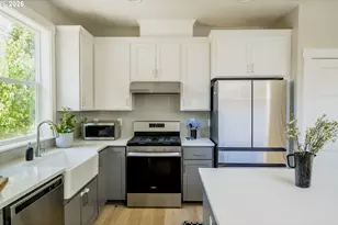 9446 N Tyler Ave, Portland, OR 97203 - Photo 3