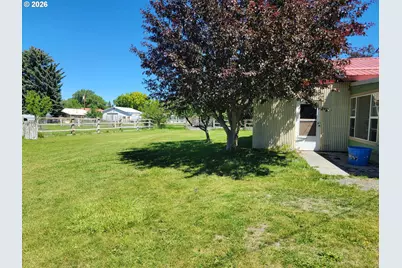 819 E Madison St, Burns, OR 97720 - Photo 29