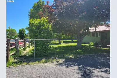 819 E Madison St, Burns, OR 97720 - Photo 35