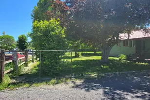 819 E Madison St, Burns, OR 97720 - Photo 35