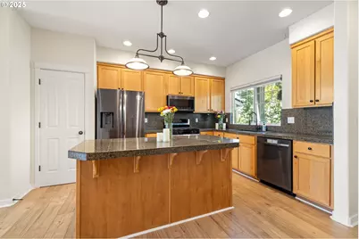 2514 NW 3rd Ter, Gresham, OR 97030 - Photo 3