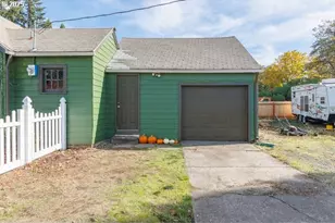 2303 Long St, Sweet Home, OR 97386 - Photo 27