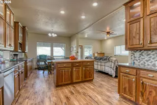 2221 NW Furnish Ave, Pendleton, OR 97801 - Photo 9