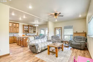 2221 NW Furnish Ave, Pendleton, OR 97801 - Photo 5