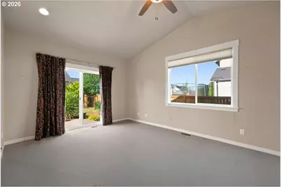 2020 NE Evergreen Ave, Albany, OR 97321 - Photo 17