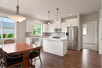 2020 NE Evergreen Ave, Albany, OR 97321 - Photo 13
