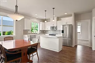 2020 NE Evergreen Ave, Albany, OR 97321 - Photo 13