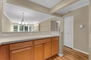 4990 S Landing Dr, Portland, OR 97239 - Photo 13