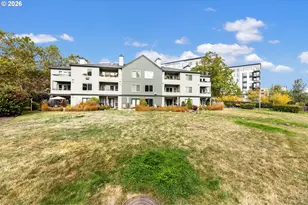 4990 S Landing Dr, Portland, OR 97239 - Photo 39