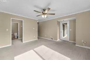4990 S Landing Dr, Portland, OR 97239 - Photo 21