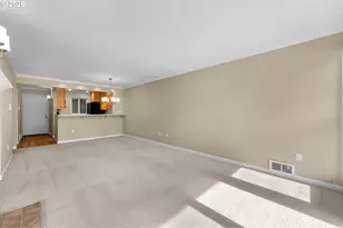 4990 S Landing Dr, Portland, OR 97239 - Photo 15