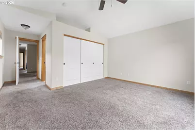 765 NE 93rd Ave, Portland, OR 97220 - Photo 17