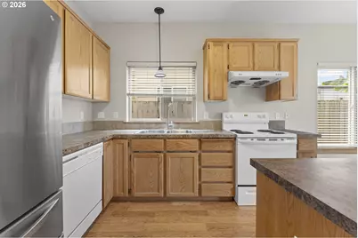 765 NE 93rd Ave, Portland, OR 97220 - Photo 11
