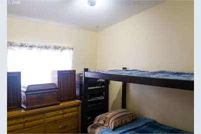 9015 NE Sumner St, Portland, OR 97220 - Photo 15