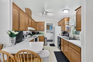 9015 NE Sumner St, Portland, OR 97220 - Photo 3