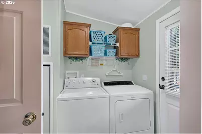 9015 NE Sumner St, Portland, OR 97220 - Photo 9
