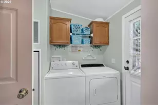 9015 NE Sumner St, Portland, OR 97220 - Photo 9