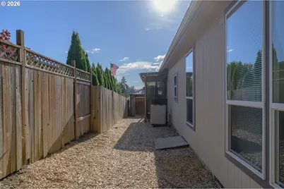 953 N Adams St, Lafayette, OR 97127 - Photo 35
