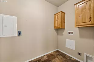 953 N Adams St, Lafayette, OR 97127 - Photo 29