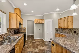 953 N Adams St, Lafayette, OR 97127 - Photo 13
