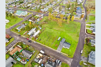 287 E 3rd St, Lowell, OR 97452 - Photo 15