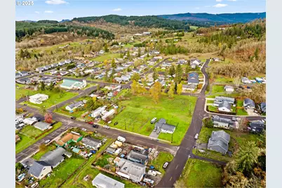 287 E 3rd St, Lowell, OR 97452 - Photo 23